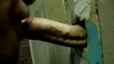 Pigtailed ប៍នទារក fucks បុរសស្បែកខ្មៅតែនៅក្នុងសត្វលានេះ