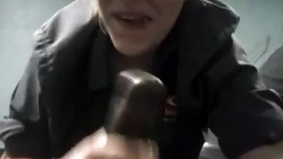 បុរសម្នាក់ fucked ការរួមភេទជាមួយ stepsister ជាមួយទឹកដោះគោធំ