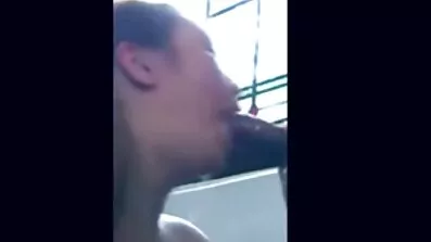 ក្មេងស្រី redhead បាន fuck នៅសម្ដែងសិចជាមួយបុរសស្បែកខ្មៅនៅក្នុងរន្ធគូថរបស់នាង