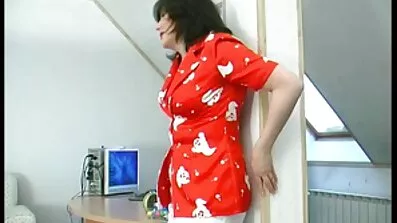 ប៍នលេងបំប៉ោង pussy juicy នៅលើ pussy ធំមិត្តប្រុសរបស់