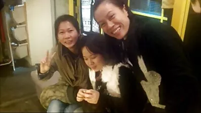 Dude ជាប់គាំងមួយ boner ធំនៅក្នុងទ្វារមាសសូរសេម្លងរបស់នាងលិត