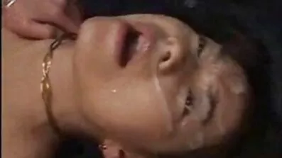 Fuck ម្រេចពុកចង្ការរឹងត្រកូល slim ប៍ននិងជាមួយនៅក្នុង Pussy