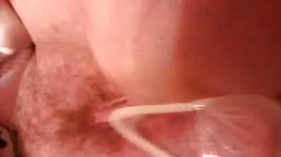 អ៊ីវ៉ា Elfie fucks ជាមួយគូស្នេហ៍របស់នាងនៅខាងស្ដាំនៅពីក្រោយត្រឡប់មកវិញនៃ Cuckold មួយ