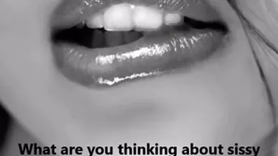សាក់ MILF fucked ការលំបាកនៅក្នុងសត្វលាដោយពីរមាន់