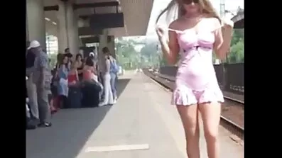 បុរសម្នាក់ព្រៃផ្សៃ fucking ការលំបាក insatiable ប៊ីប៊ីប៊ី