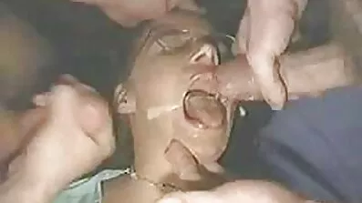 Ebritos និង redhead ម្ចាស់ជាមួយខ្សែកោង fucked បន្ទាប់ពី blowjob