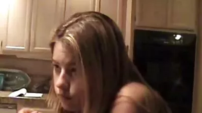 Redhead ប៊ីប៊ី scopata fucked ដោយប្តីនិងគូស្នេហ៍ថ្មីរបស់គាត់