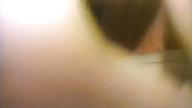 តារាសម្តែងសិចល្បី fuck ជាមួយមិត្តរួមការងារនៅក្នុង orgy មួយនៅក្នុងផ្ទះប្រទេសមួយ