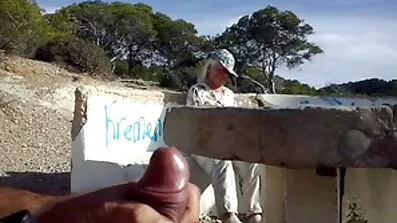 បុរសម្នាក់ fucked គ្រូបង្វឹកផ្ទាល់ខ្លួនជាមួយតួរលេខស្រស់ស្អាតមុនពេលសាកល្បង