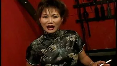 មនុស្សវ័យជំទង់ gangbang Milf ជាមួយ tits ធំនៅក្នុងក្រុមក្មេងទំនើង bang បានសិច