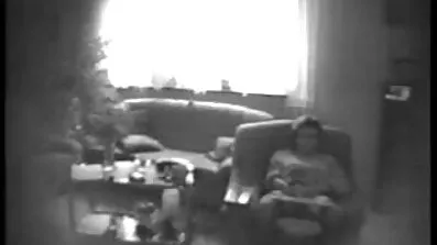រាំស្រាត fucked ដោយតារាសម្តែងទាំងពីរនាក់នៅក្នុងសិចជាក្រុម
