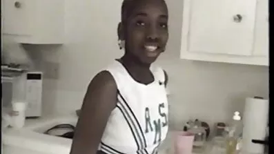 Latina និង ebony មាន spanking ខ្មៅខណៈពេលដែលឪពុកម្តាយមាននៅក្នុងការងារ